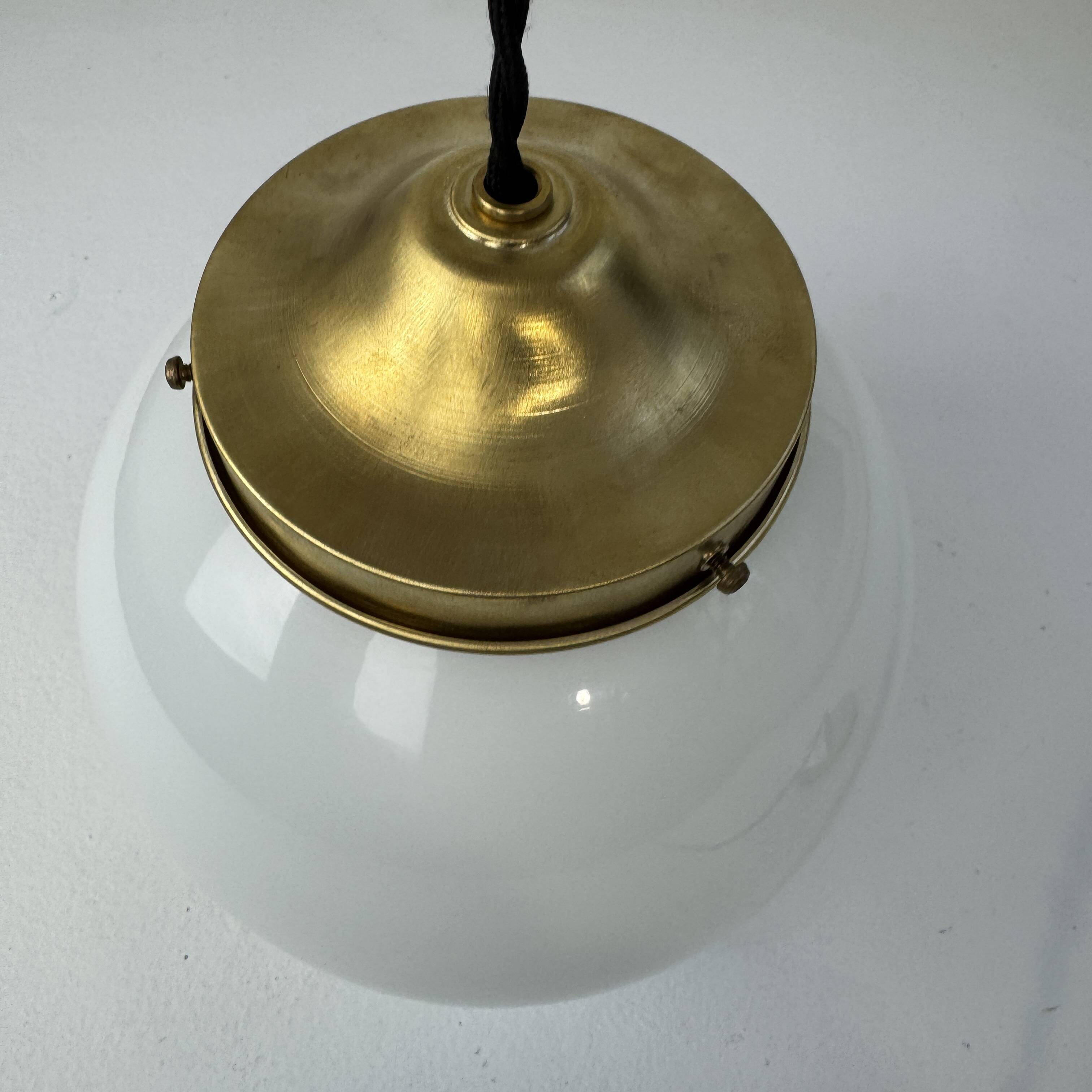 Paire d’anciennes suspensions en opaline 18 cm xl vintage