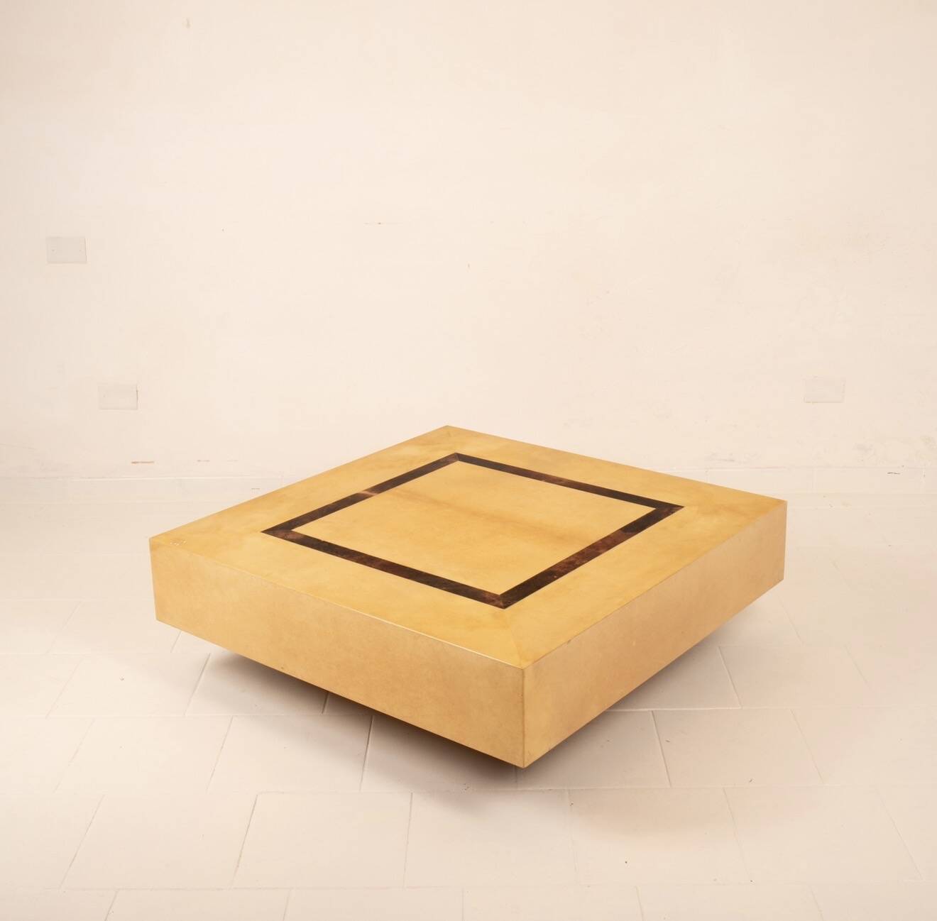 Table basse nucci valsecchi pour tura milano 1970 mod 3000d