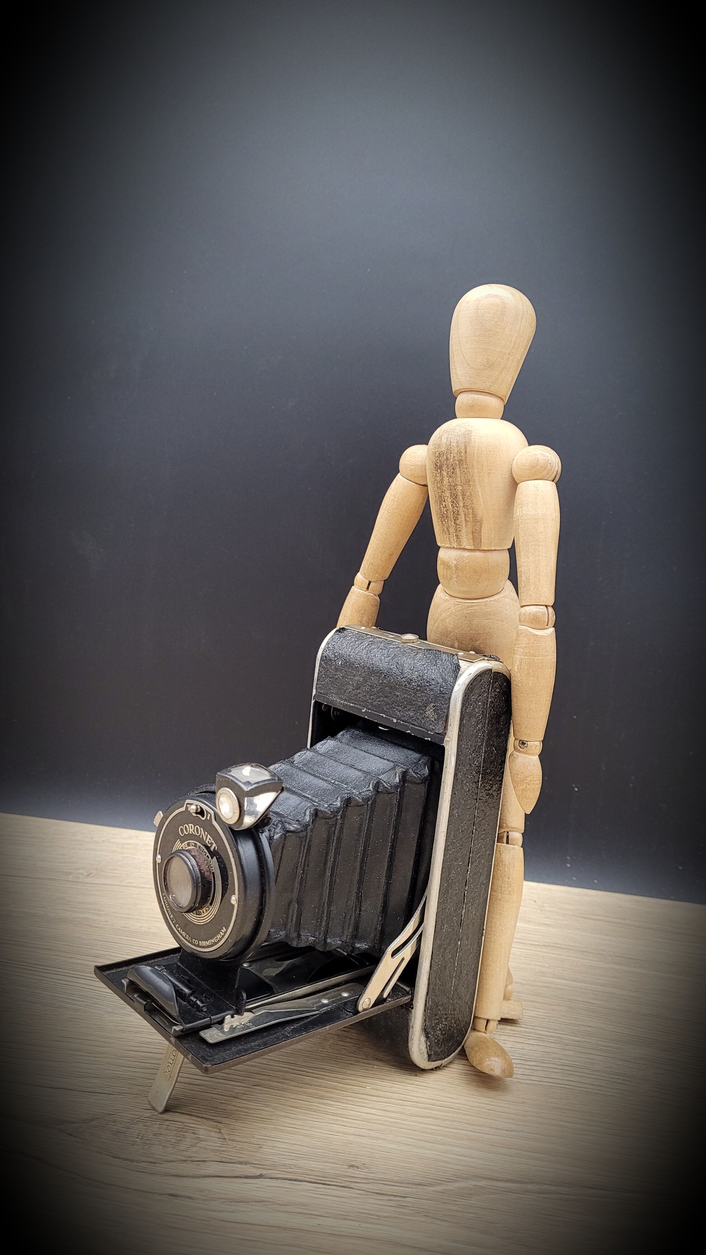 Coronet bellows camera