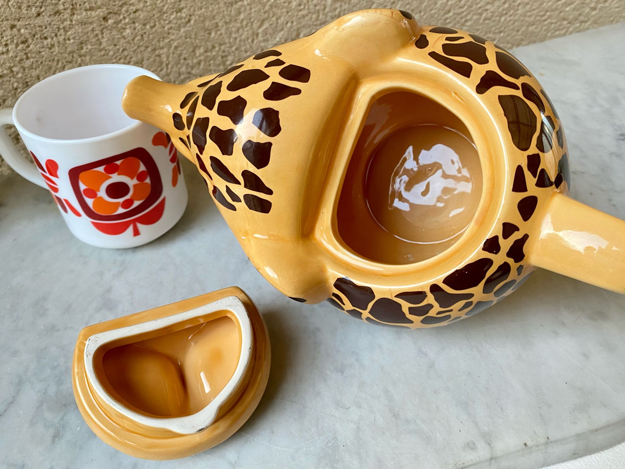 Teapot elephant glazed ceramic collector Giraffe 70s-80s