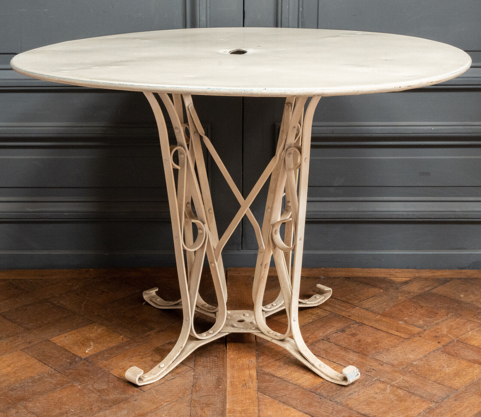 Table in painted sheet metal garden furniture ironwork 1950 base