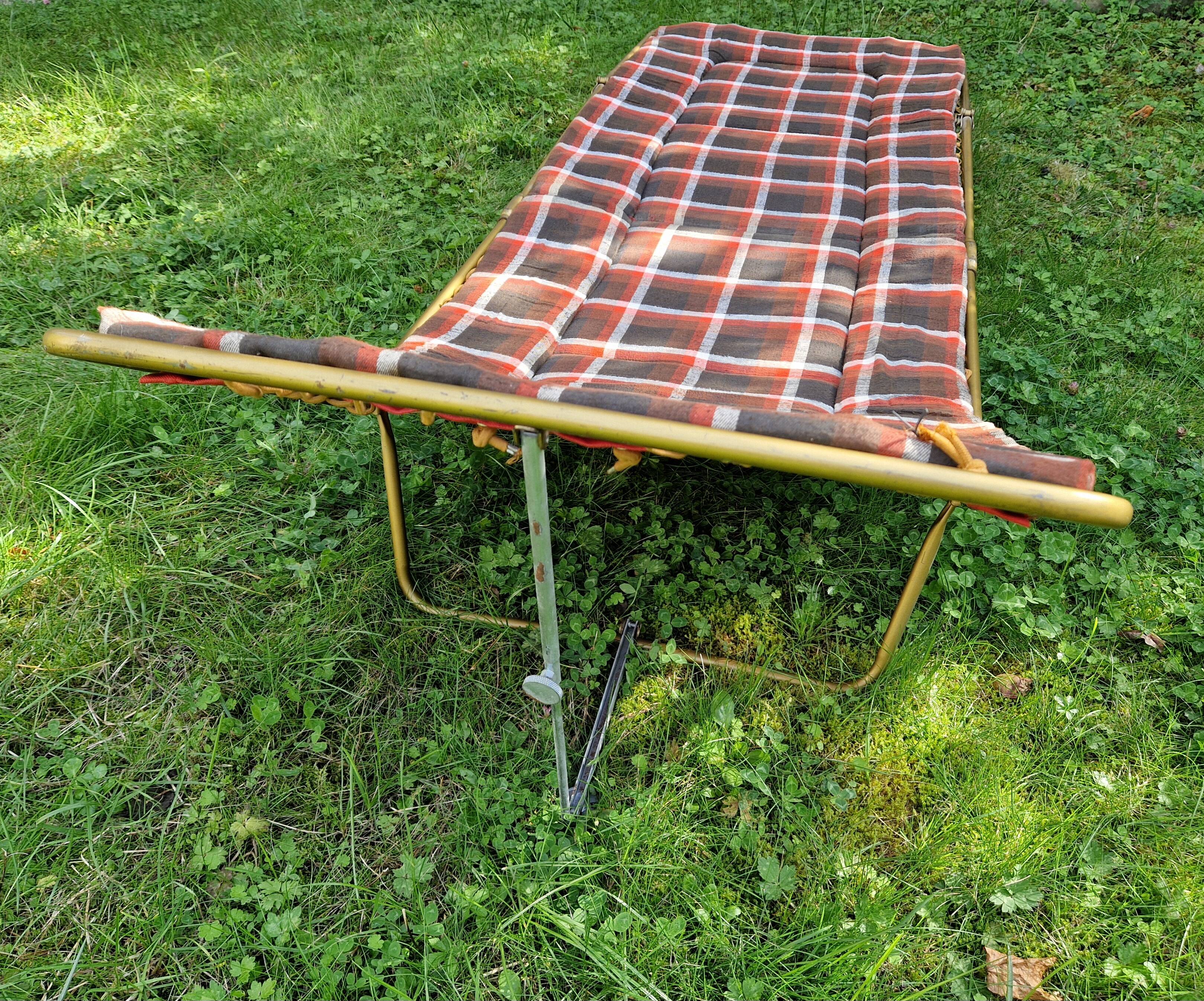 Extra bed, quilted sun lounger, Lafuma vintage 1970