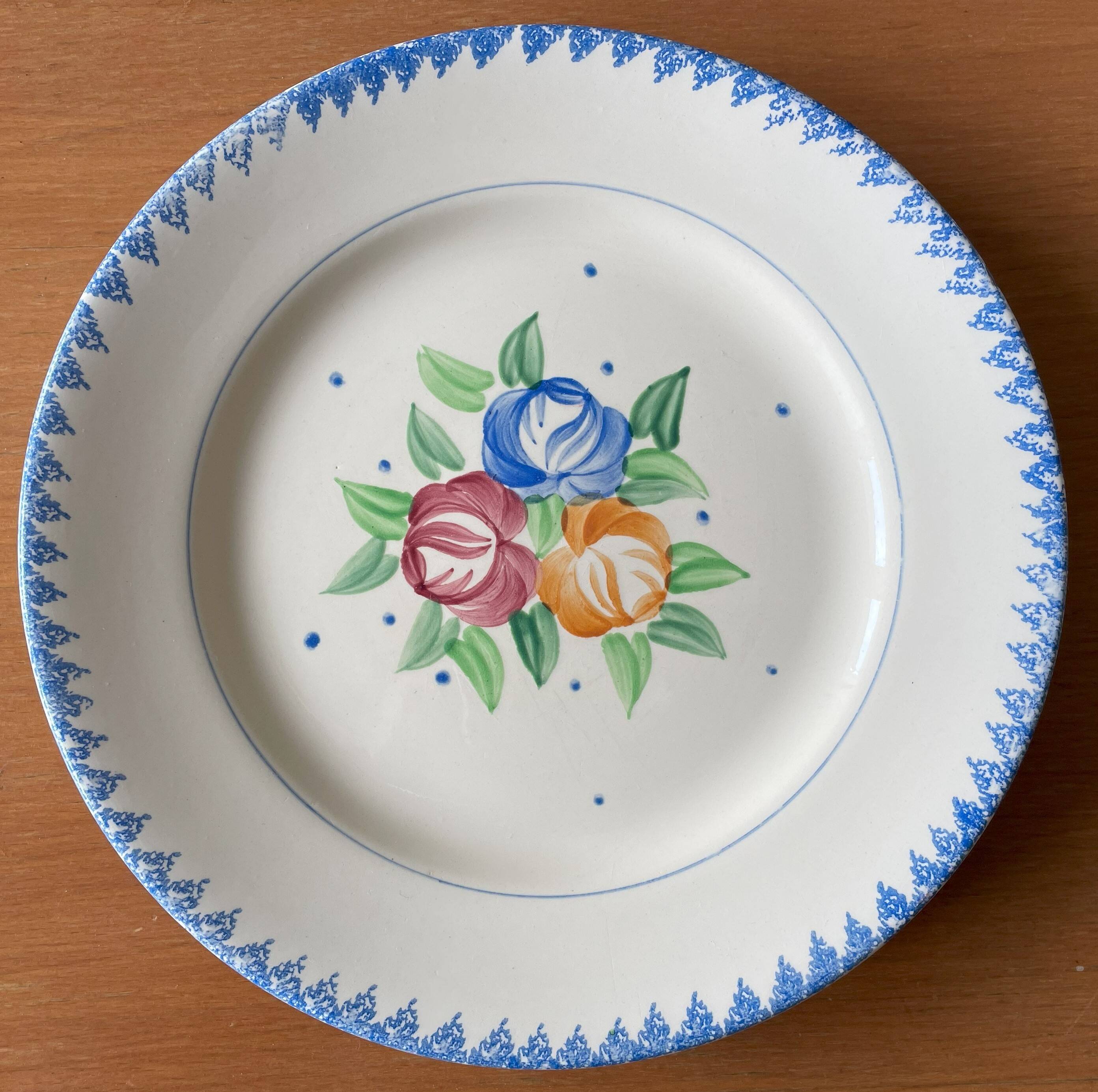 6 old flat plates in Longchamp earthenware