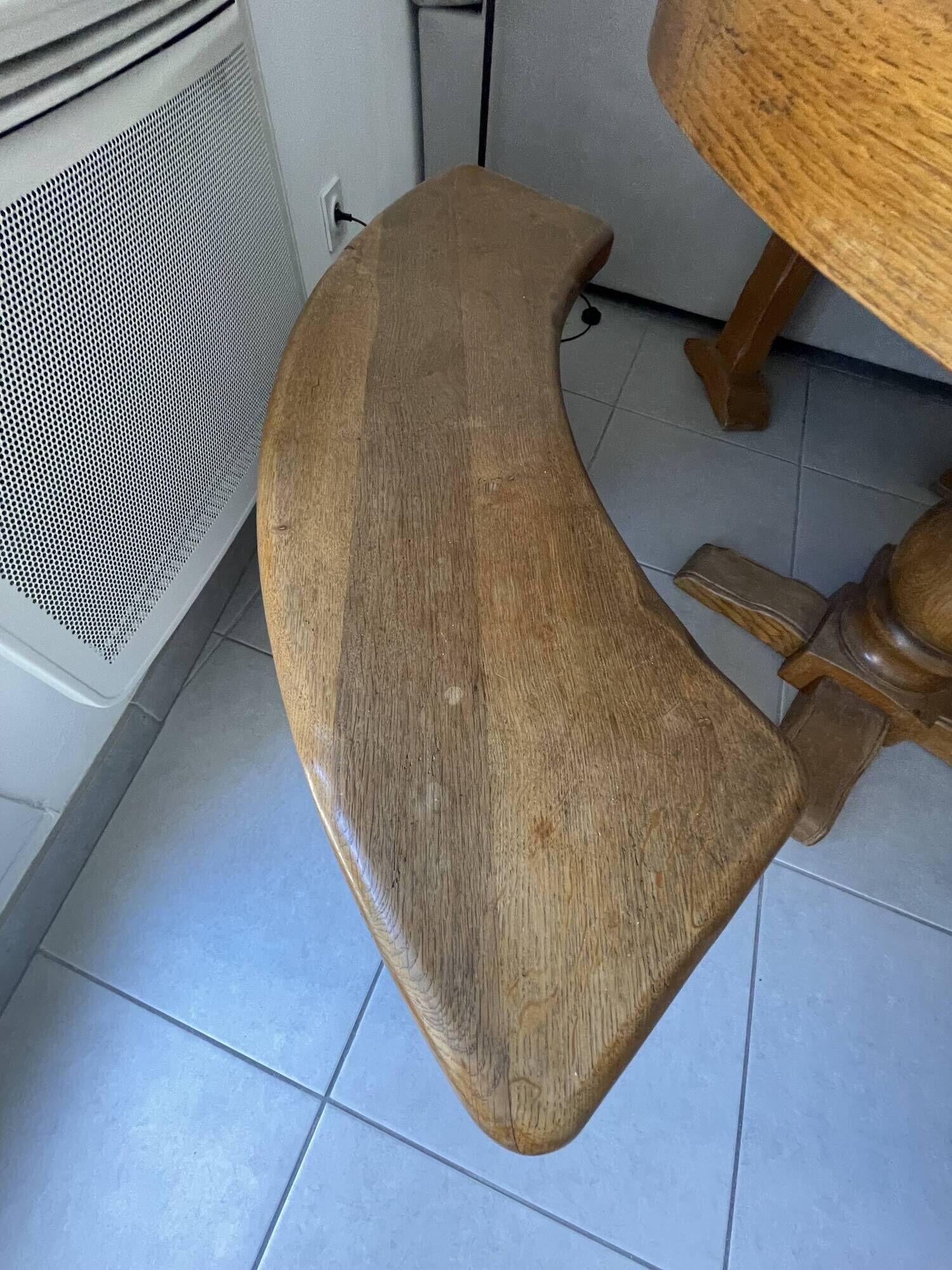 Round Barrois table with benches