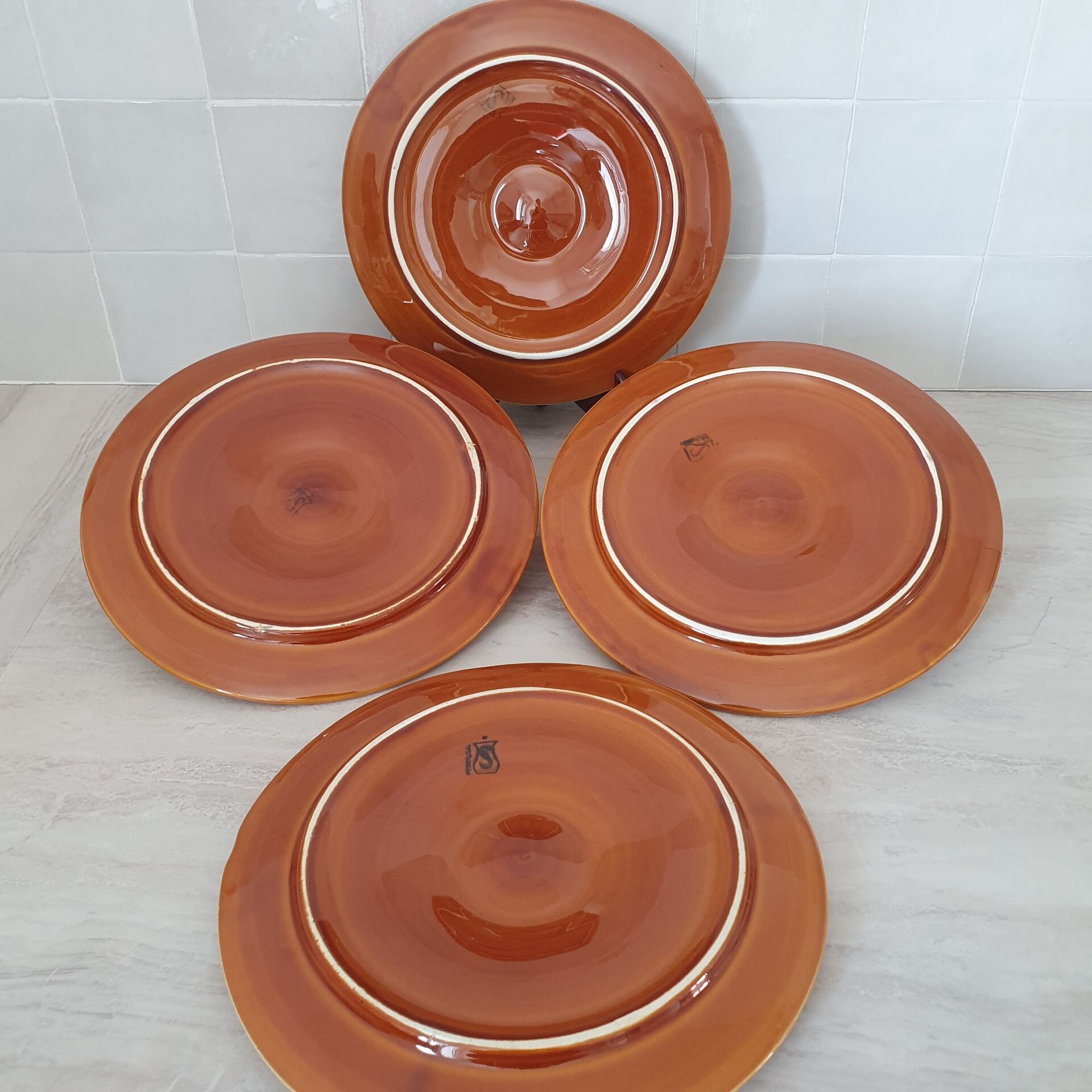 Scallop shell plates St Jacques by SECLA Portugal Barbotine