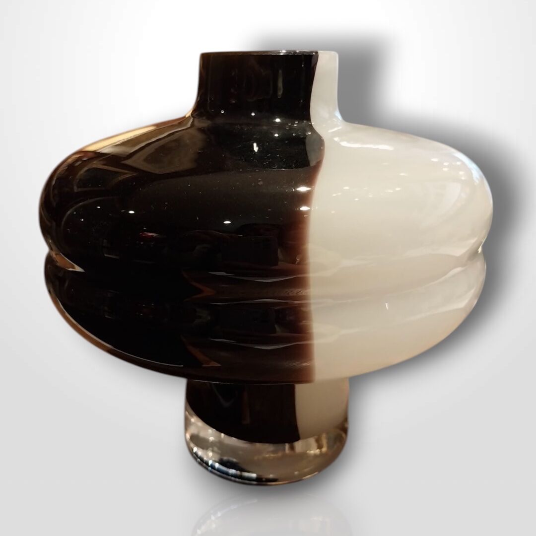 Two-coloured glass paste vase, 20th century