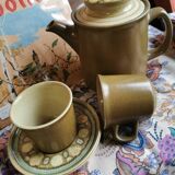Teapot and cup set