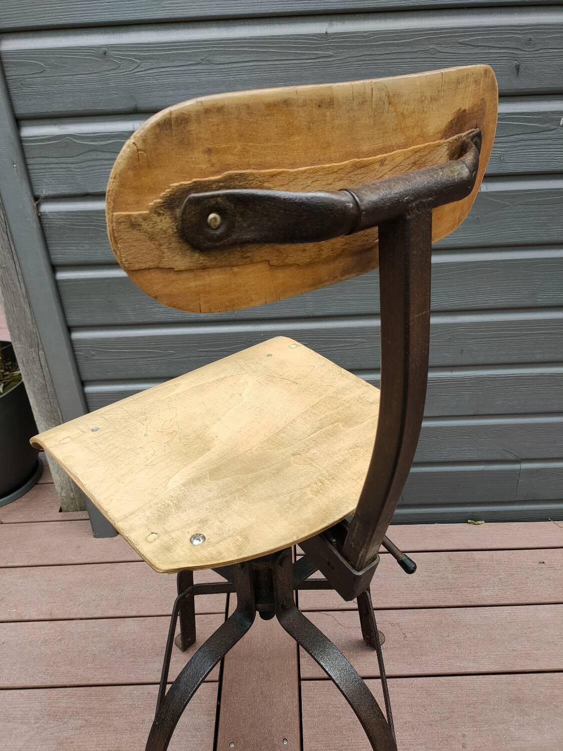 Old Bienaise workshop chair