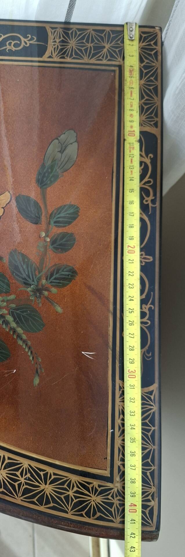 Meuble d'angle en bois laqué et peint à la main —  style asiatique