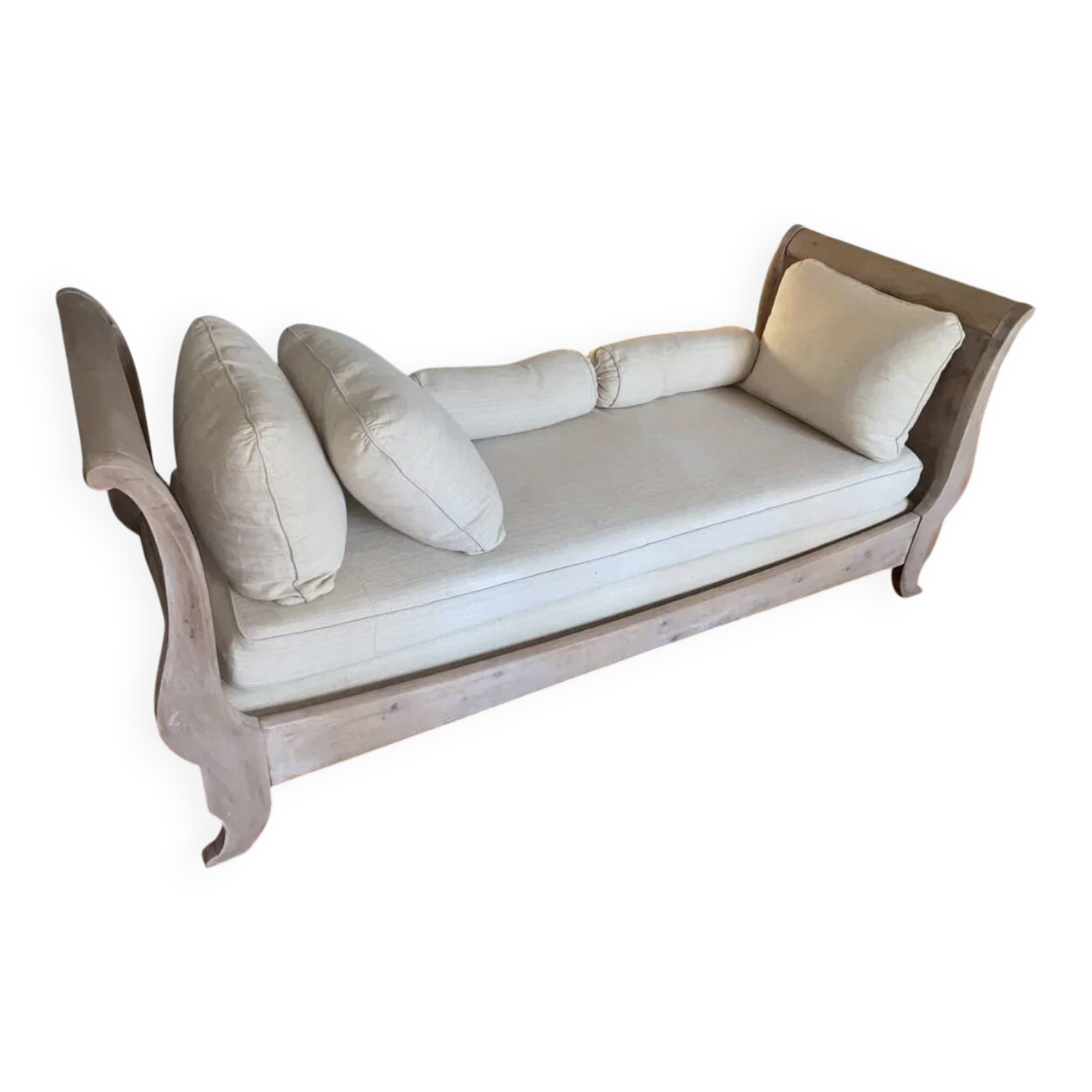 magnificent daybed / sofa bed with cushions, ideal for a bedroom,
