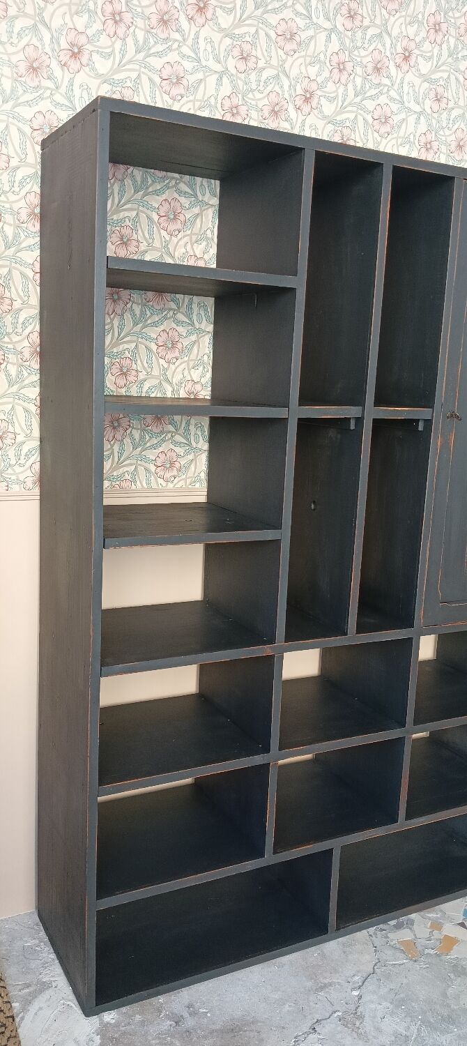 Cabinet with lockers