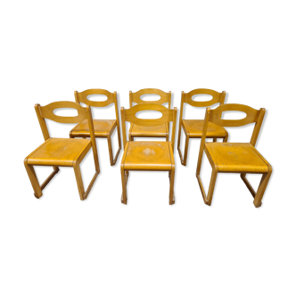 Set of 6 vintage stackable chairs