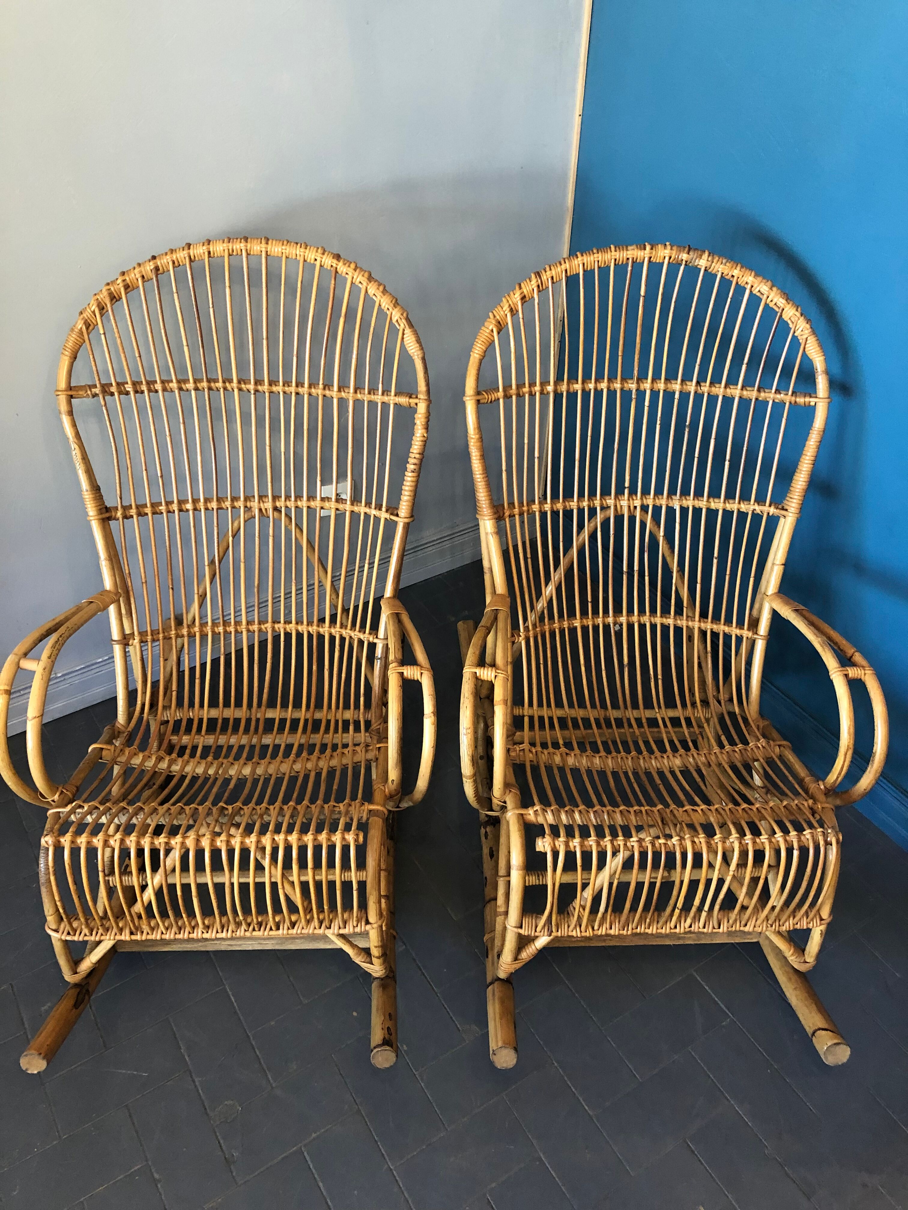 2 rattan rocking chairs