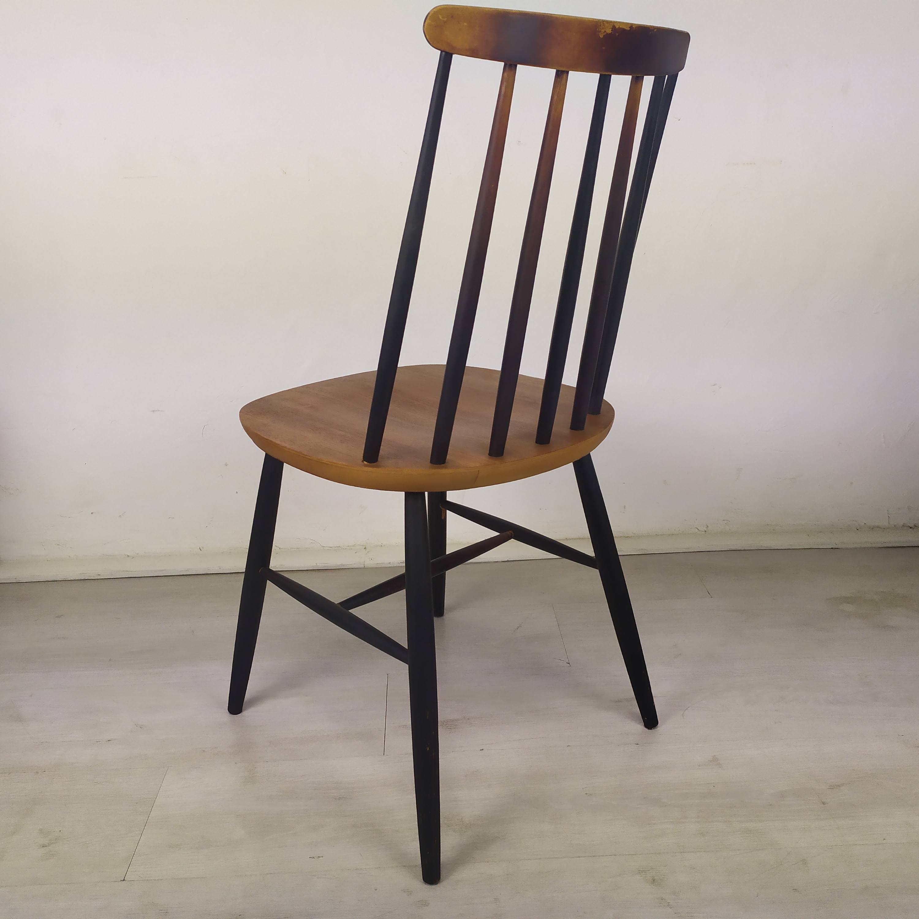 6 Scandinavian chairs