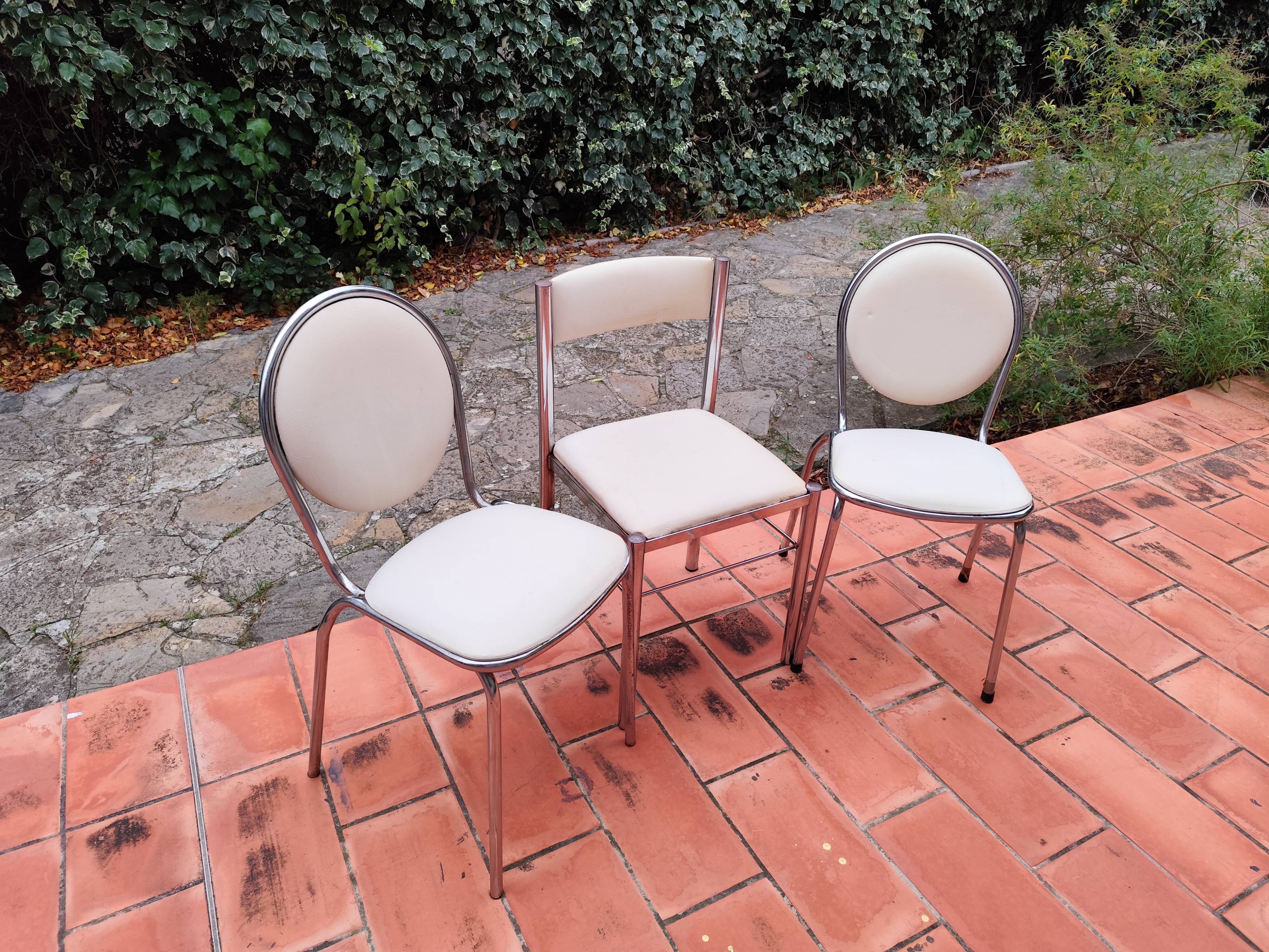 CIVIC Made in France Trio of vintage 1970s Medallion chairs