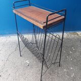Porte revues table d'appoint file d'acier et bois design scandinave vintage