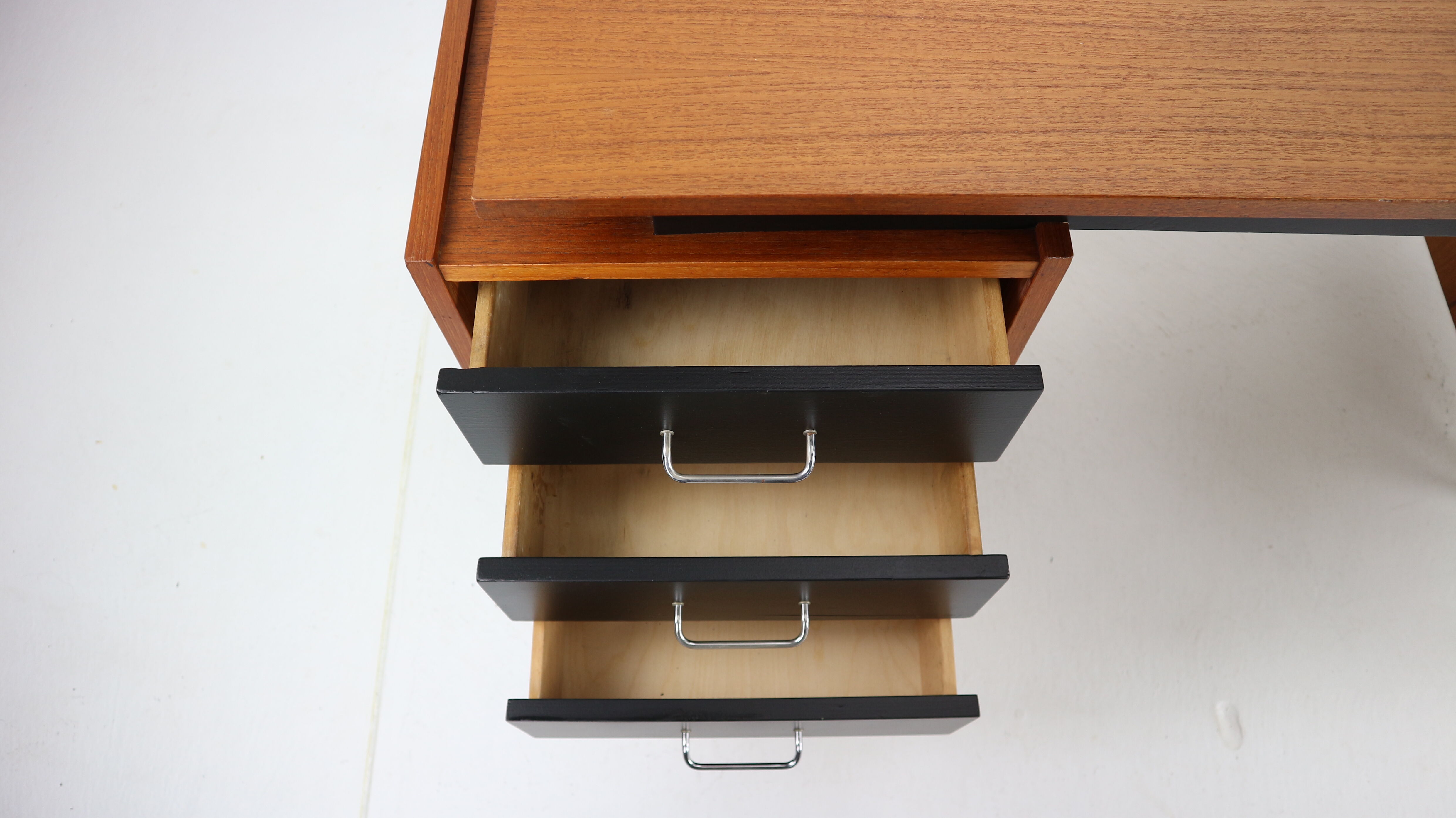 Cees Braakman teak desk with triangle legs for Pastoe