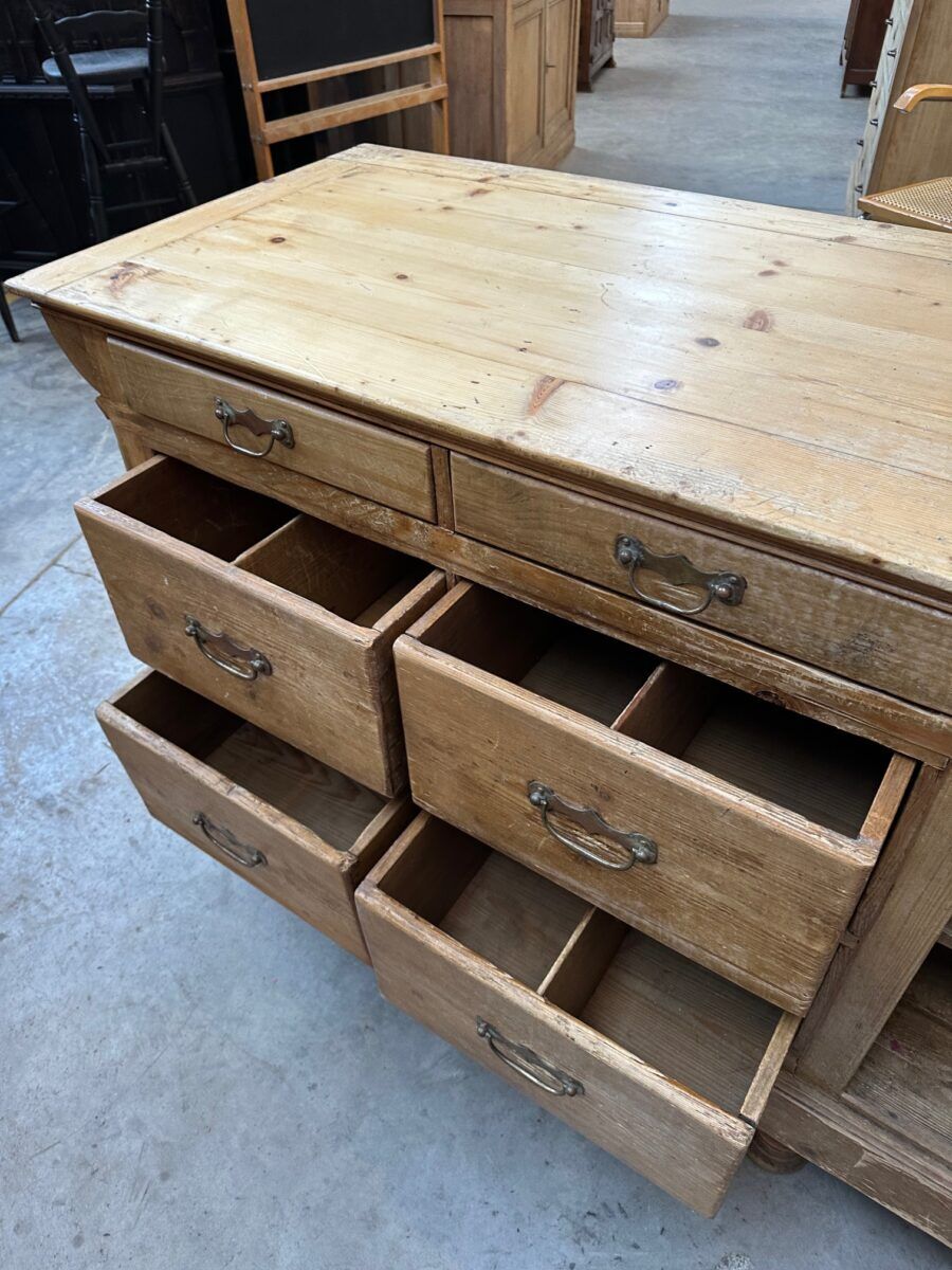 Old fir counter