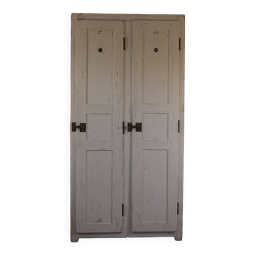Armoire blanche en bois