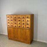 Filing cabinet with a vintage 60 'retractable top