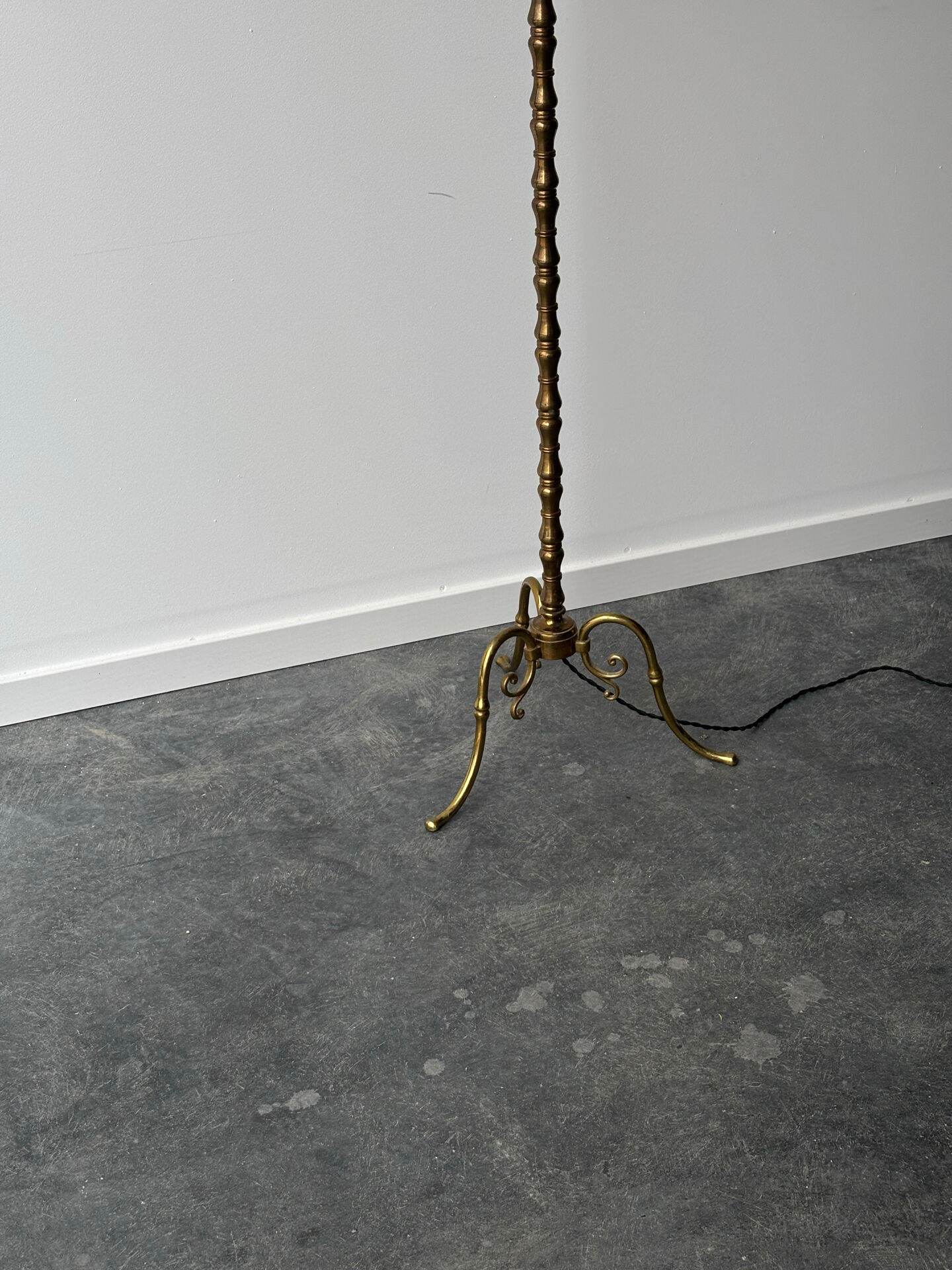 Brass floor lamp with adjustable height 1960