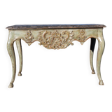 Console in patinated gray-green lacquered wood, molded and sculpted. Arched base on hooves.