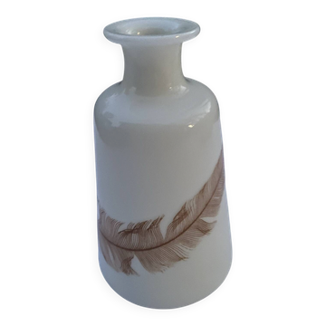 Vintage Soliflore in White Opaline with Feather Motif — Blown Glass (Pon)