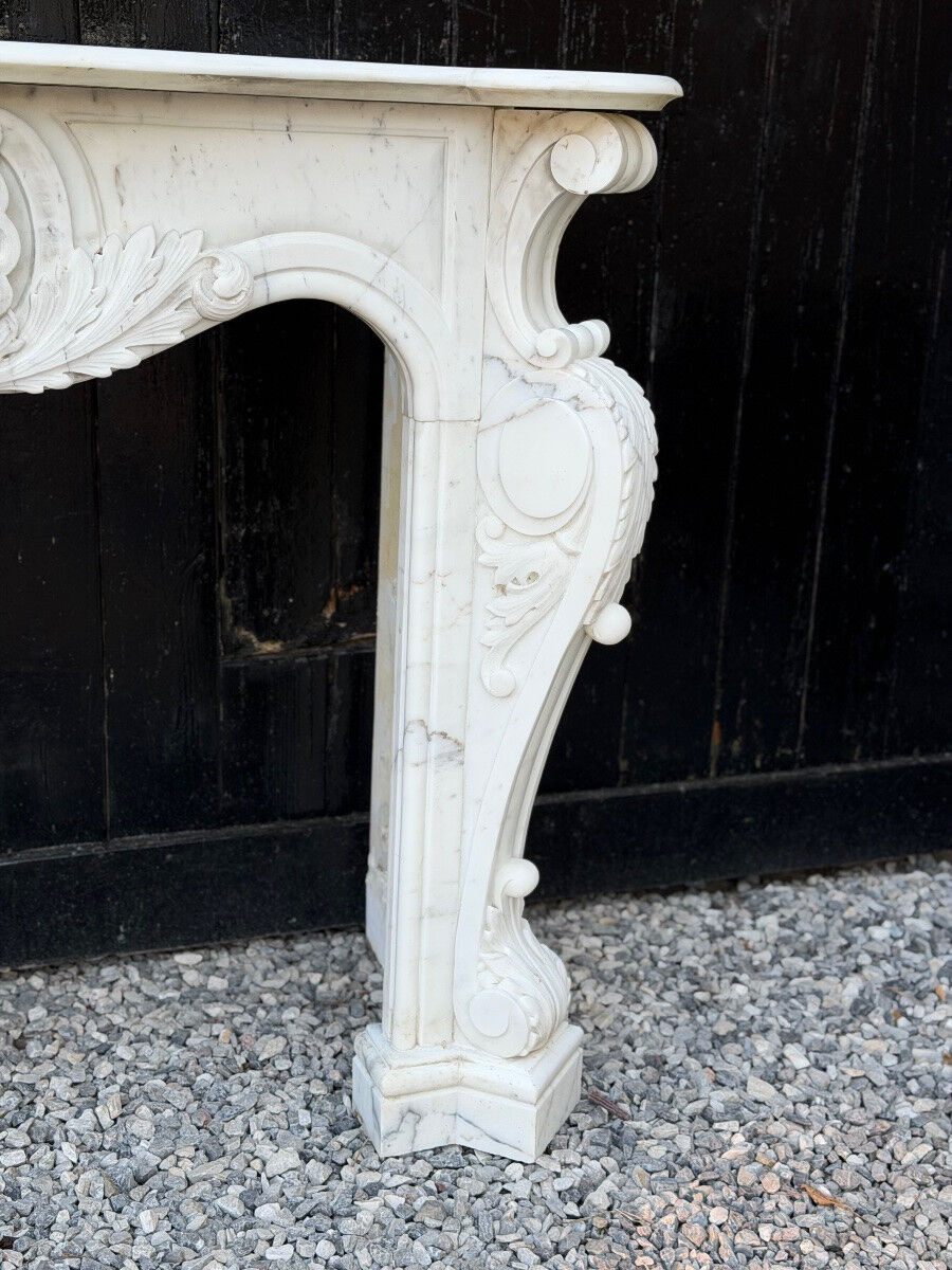 Louis XV style fireplace in Carrara marble, circa 1980.
