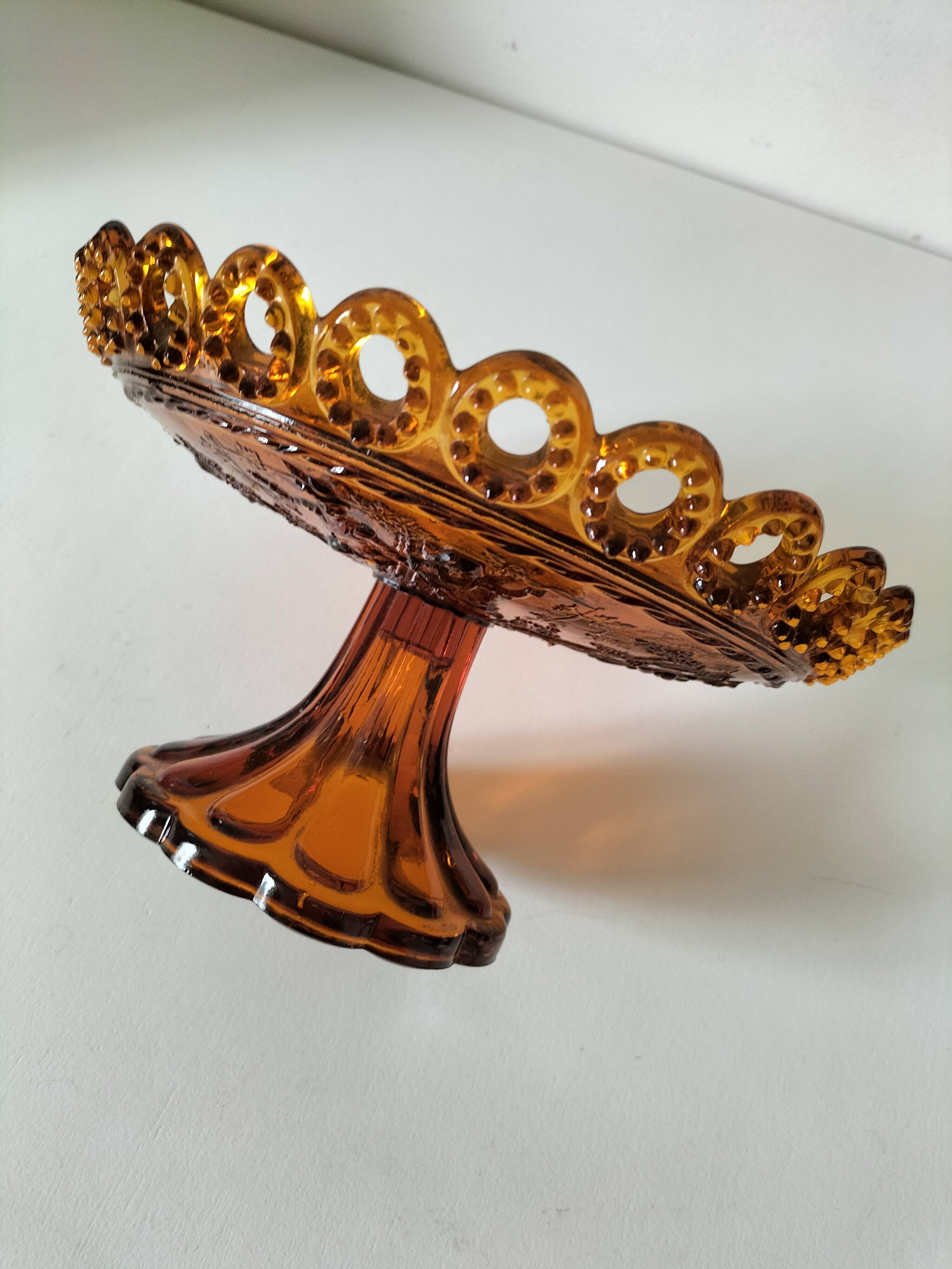 Piédouche Georges Sand verre pressé ambré, Portieux, fin 19ème