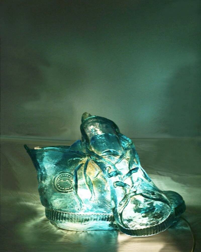 Rare resin table lamp produced by L'isola che non c'è in the 1970s