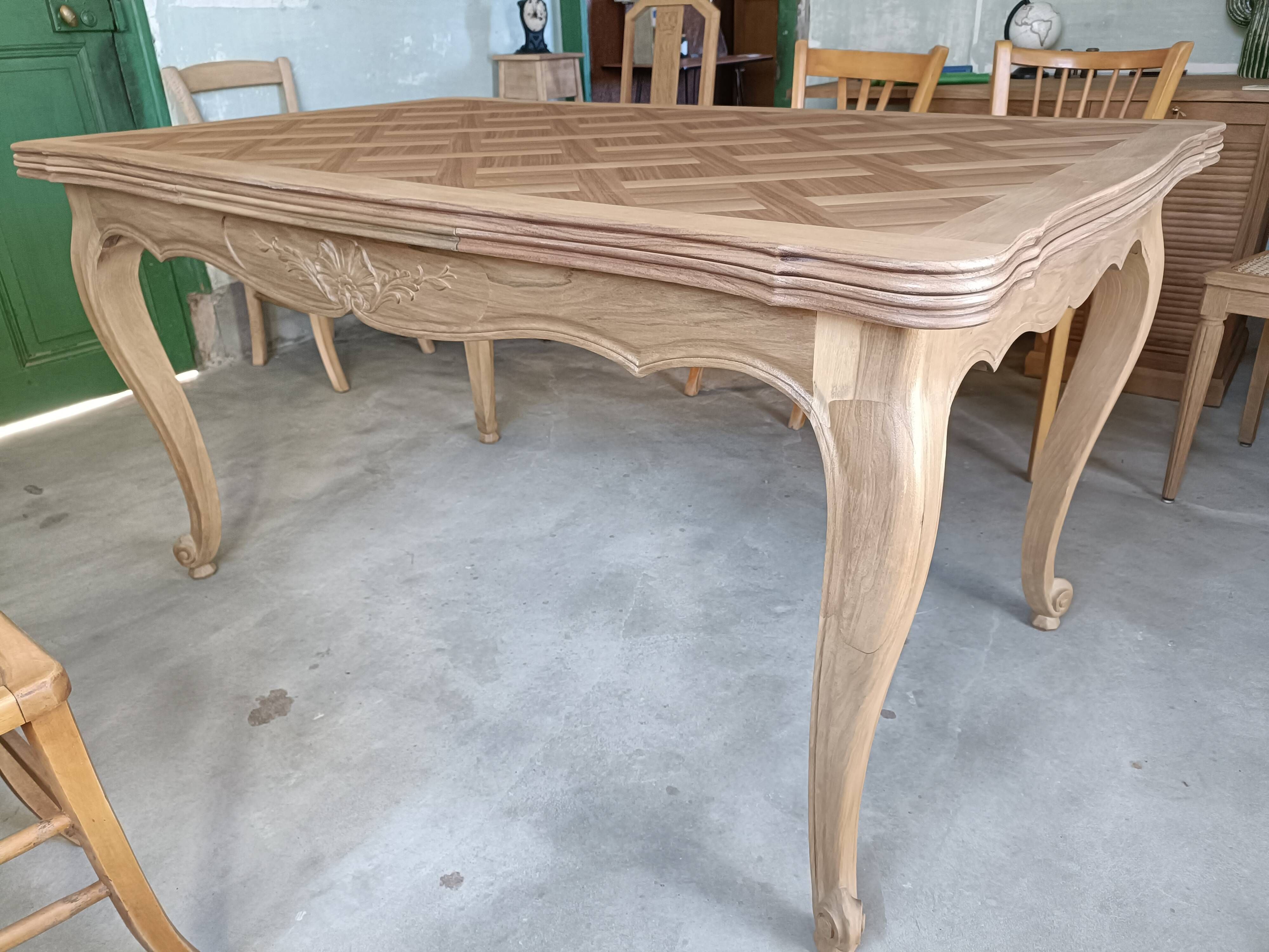 Table à manger Louis XV rénovée
