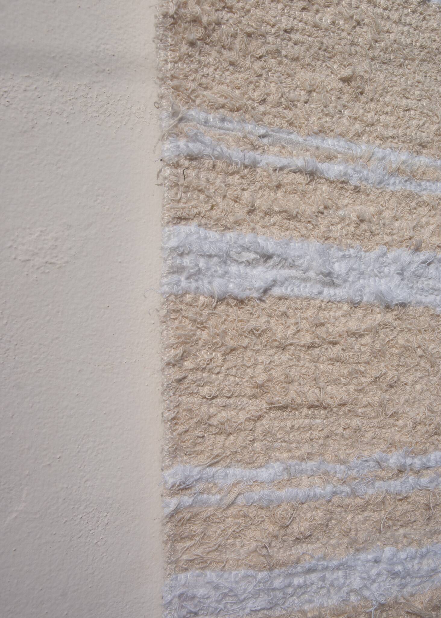 Handwoven recycled cotton rug - Cream and white