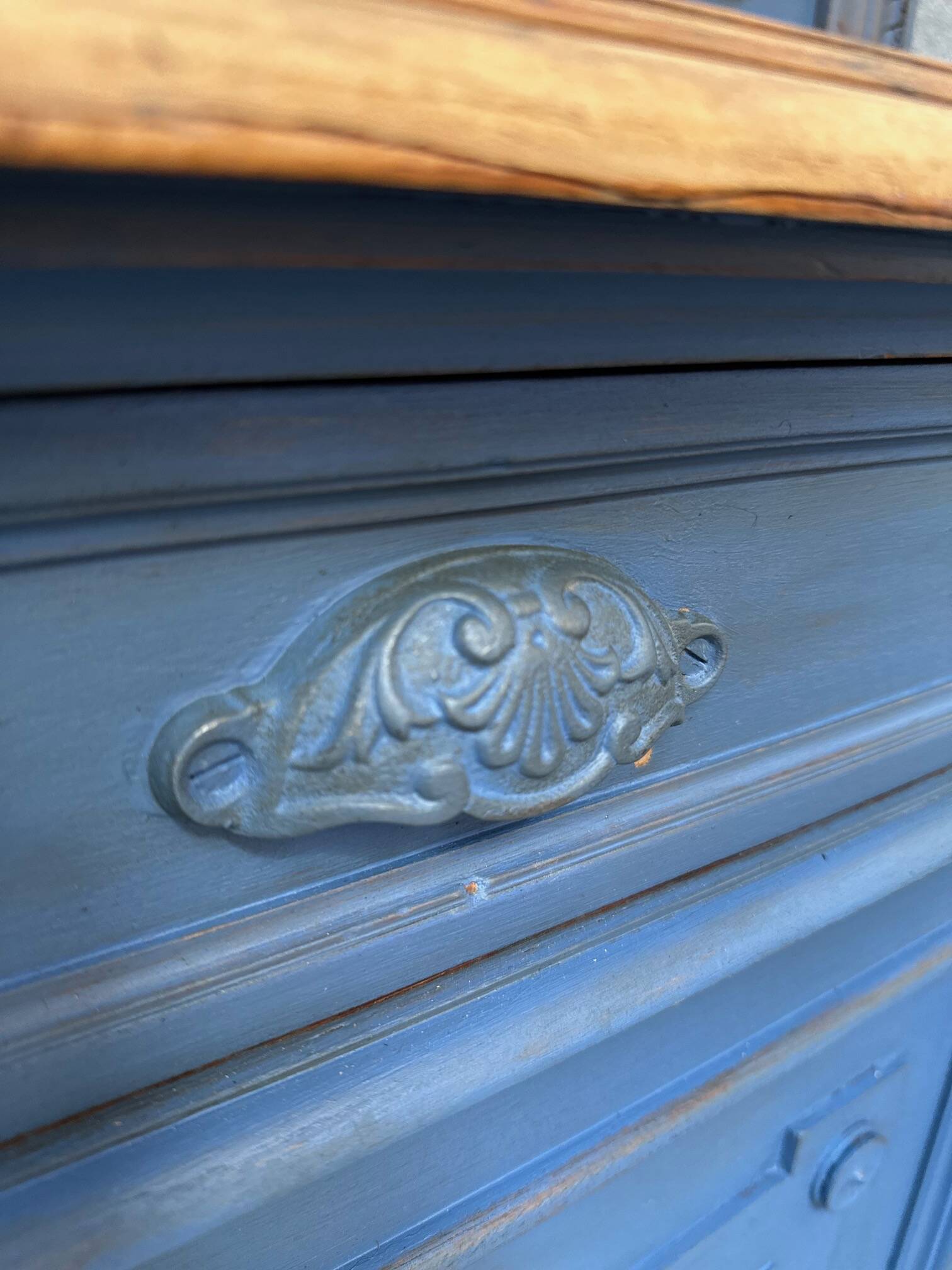 Late 19th century furniture in solid mahogany