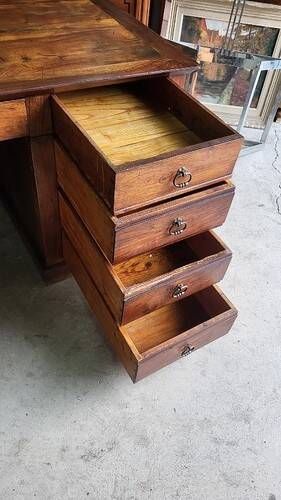 BUREAU A 9 TIROIRS EN NOYER 1900