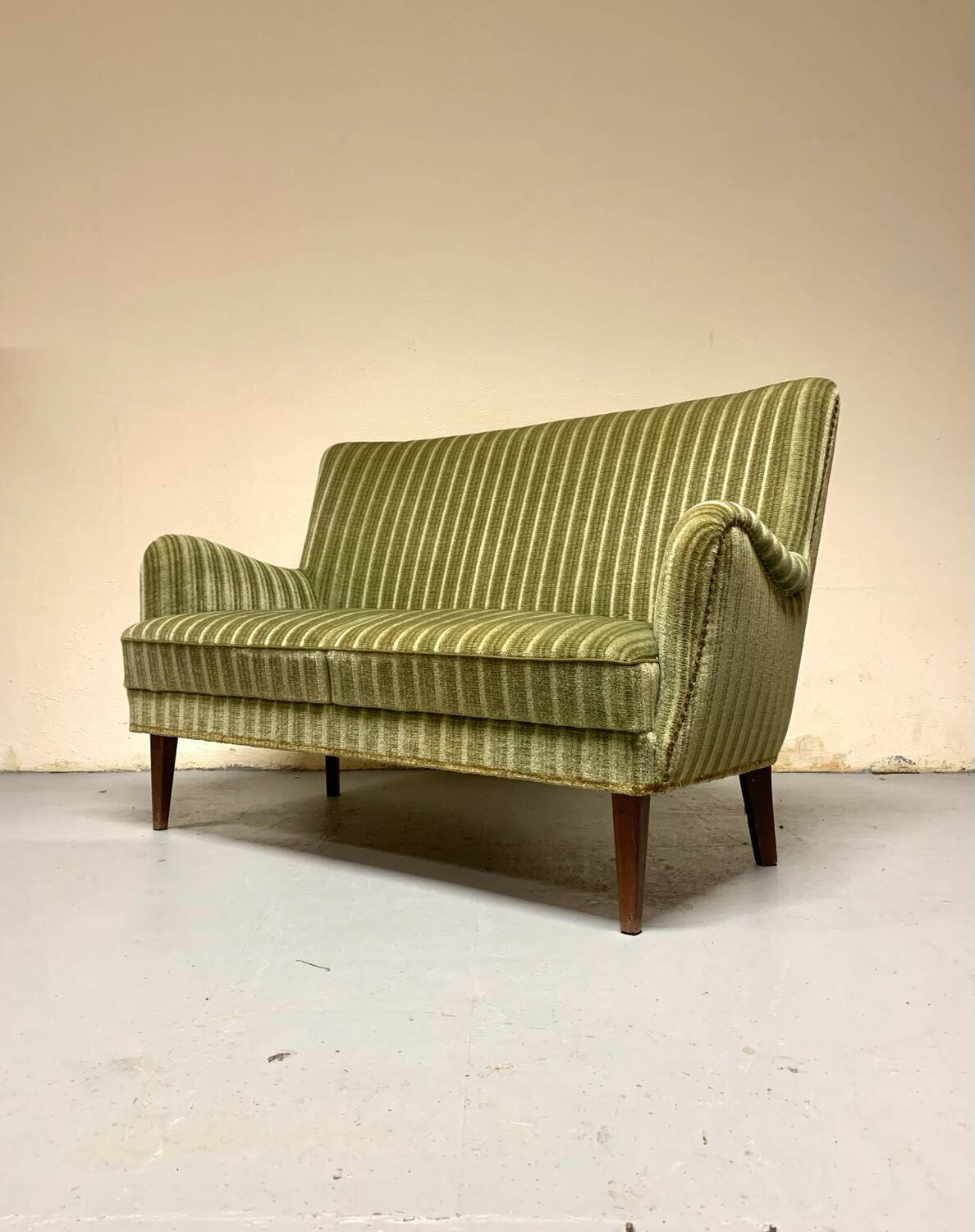 Danish 2seater sofa by Peter Hvidt 50s