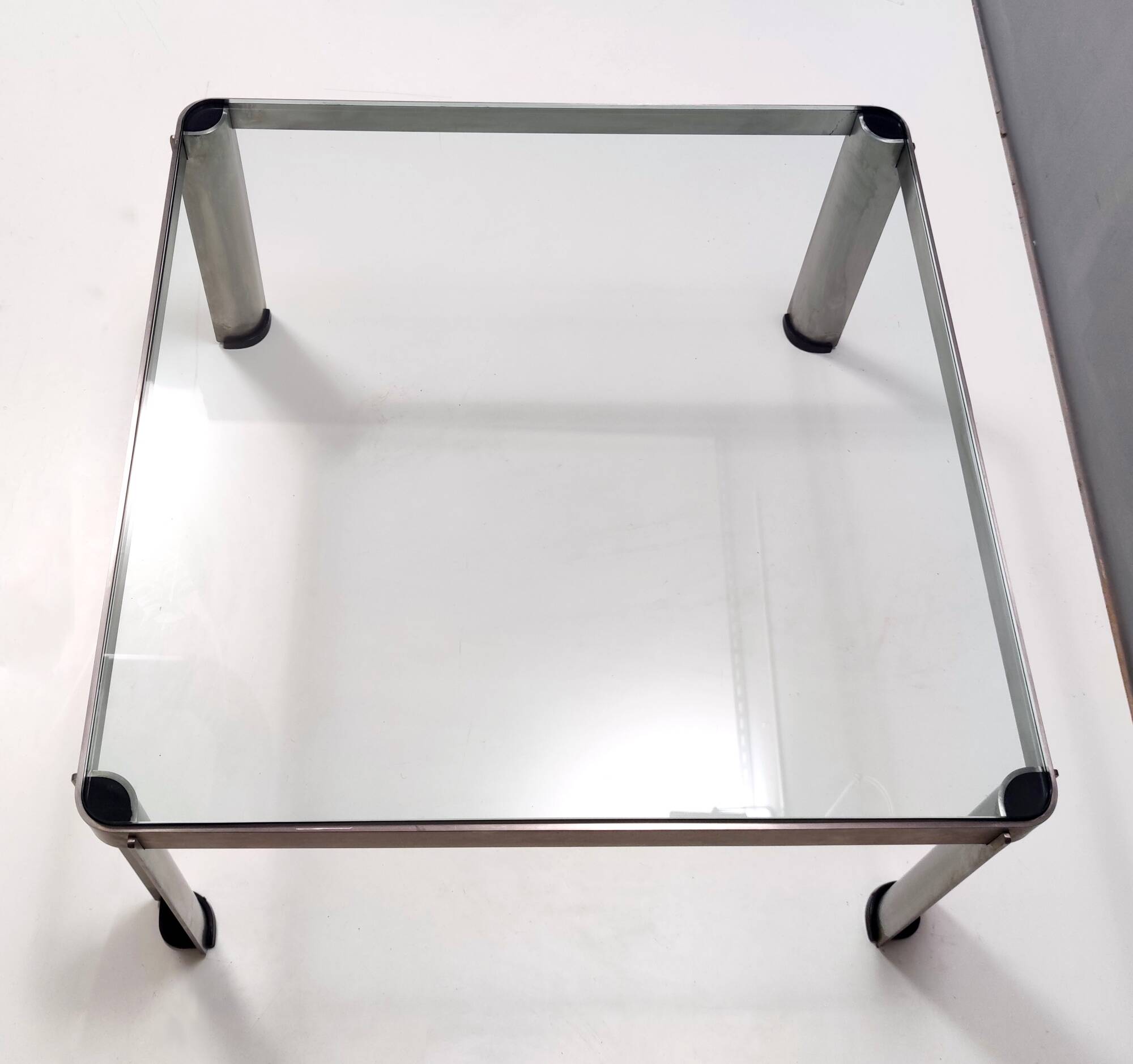 Osvaldo Borsani for Tecno, Steel and Thick Crystal Coffee Table Mod. T113, 1975
