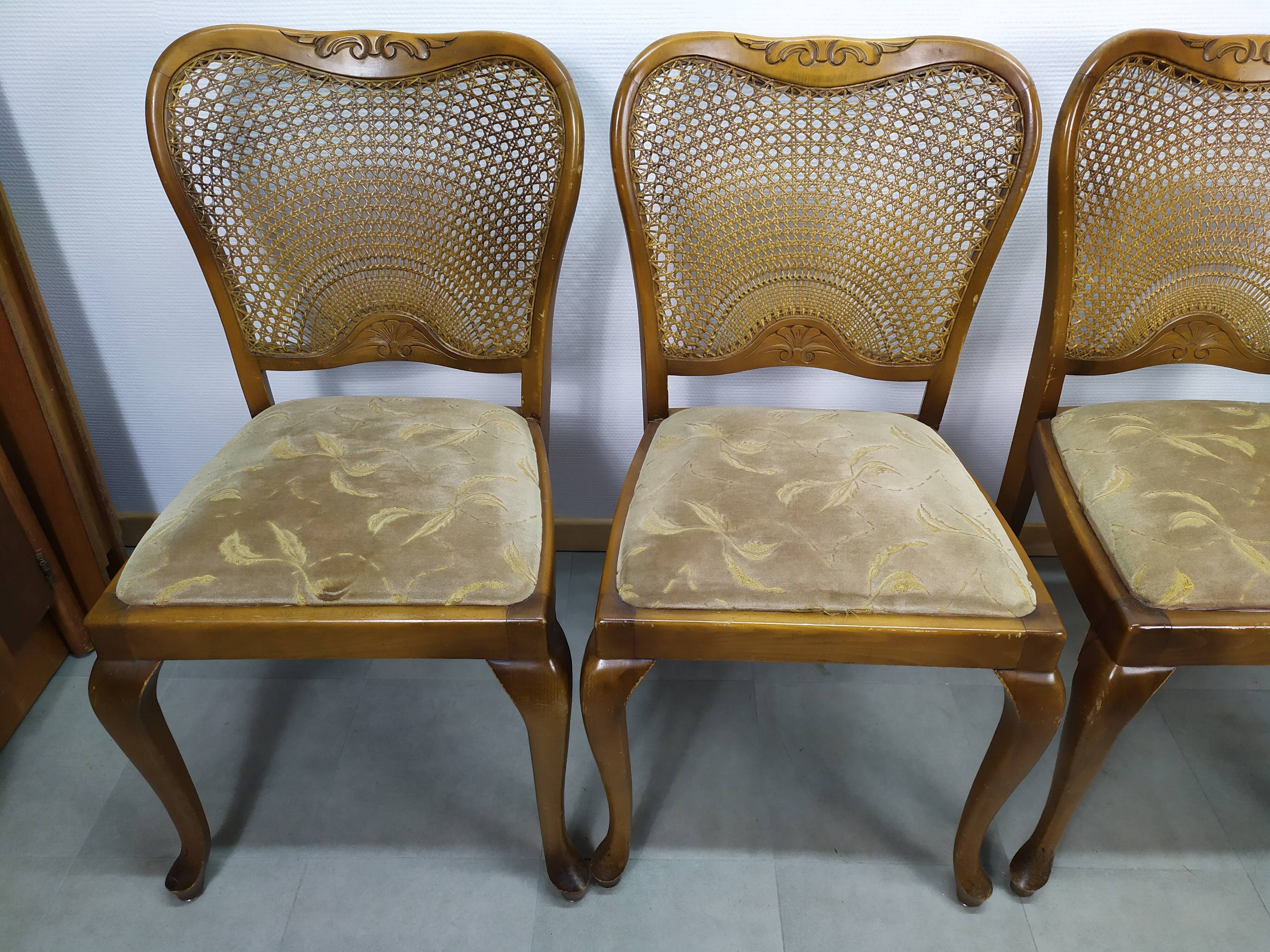 Set of 4 wooden chairs cannage and seat spring