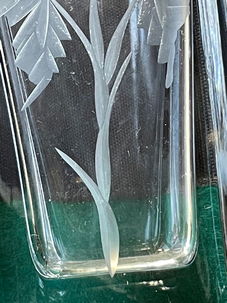 Cristallerie de Vannes le Châtel - Vannes Cristal France - Square vase - Cut crystal