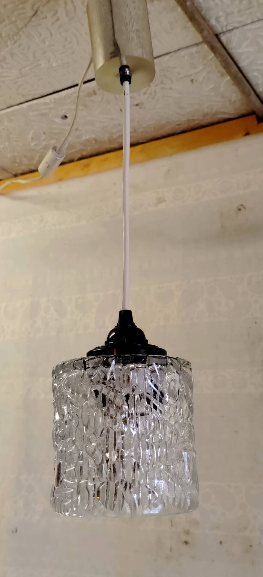 Paire de suspensions en verre holophane - mid. XXeme