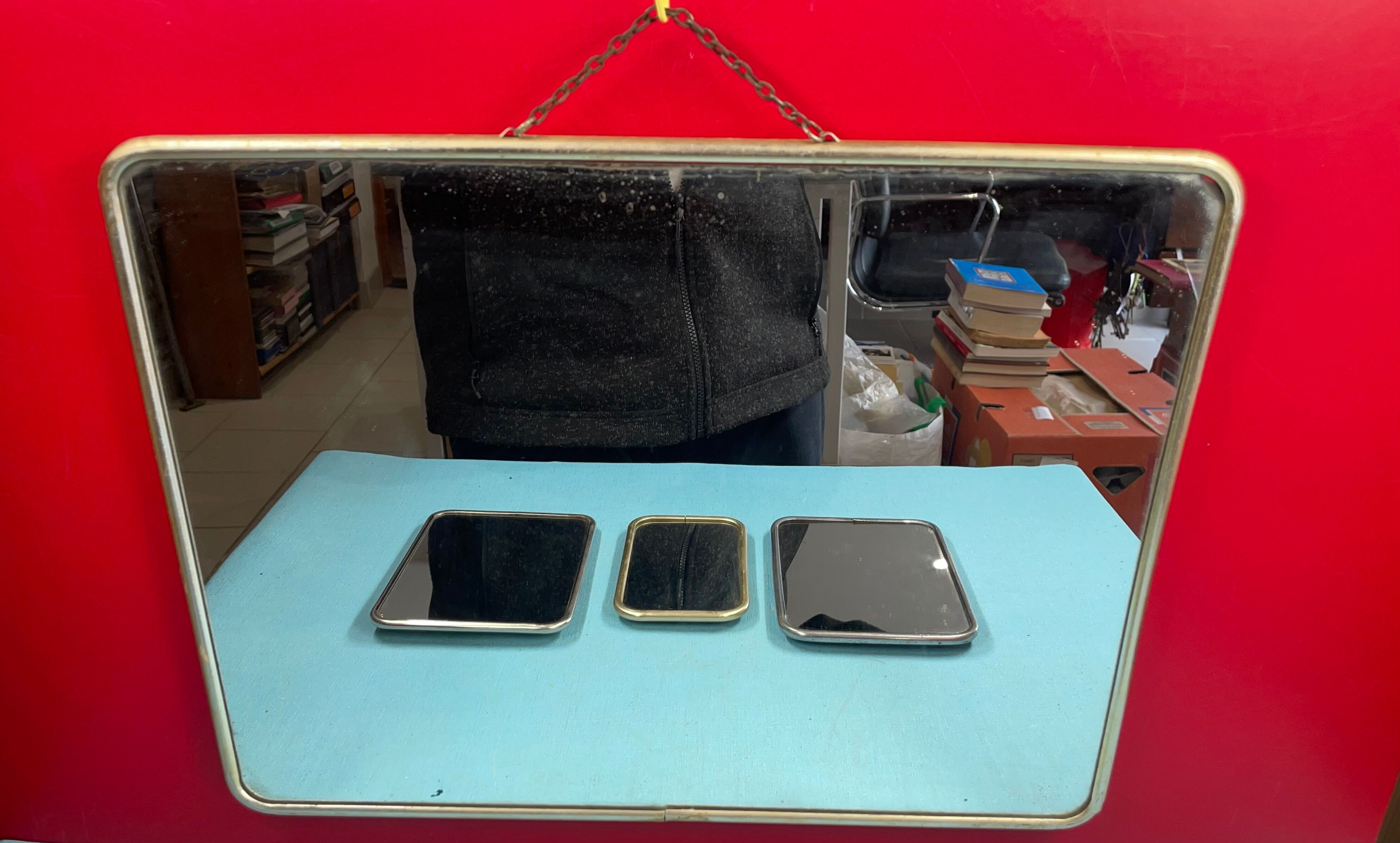 Set of barber mirrors to chain or to put down