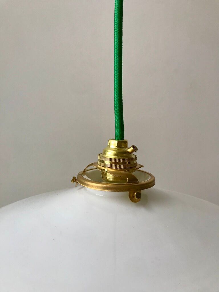 Suspension in smooth opaline green thread early twentieth century