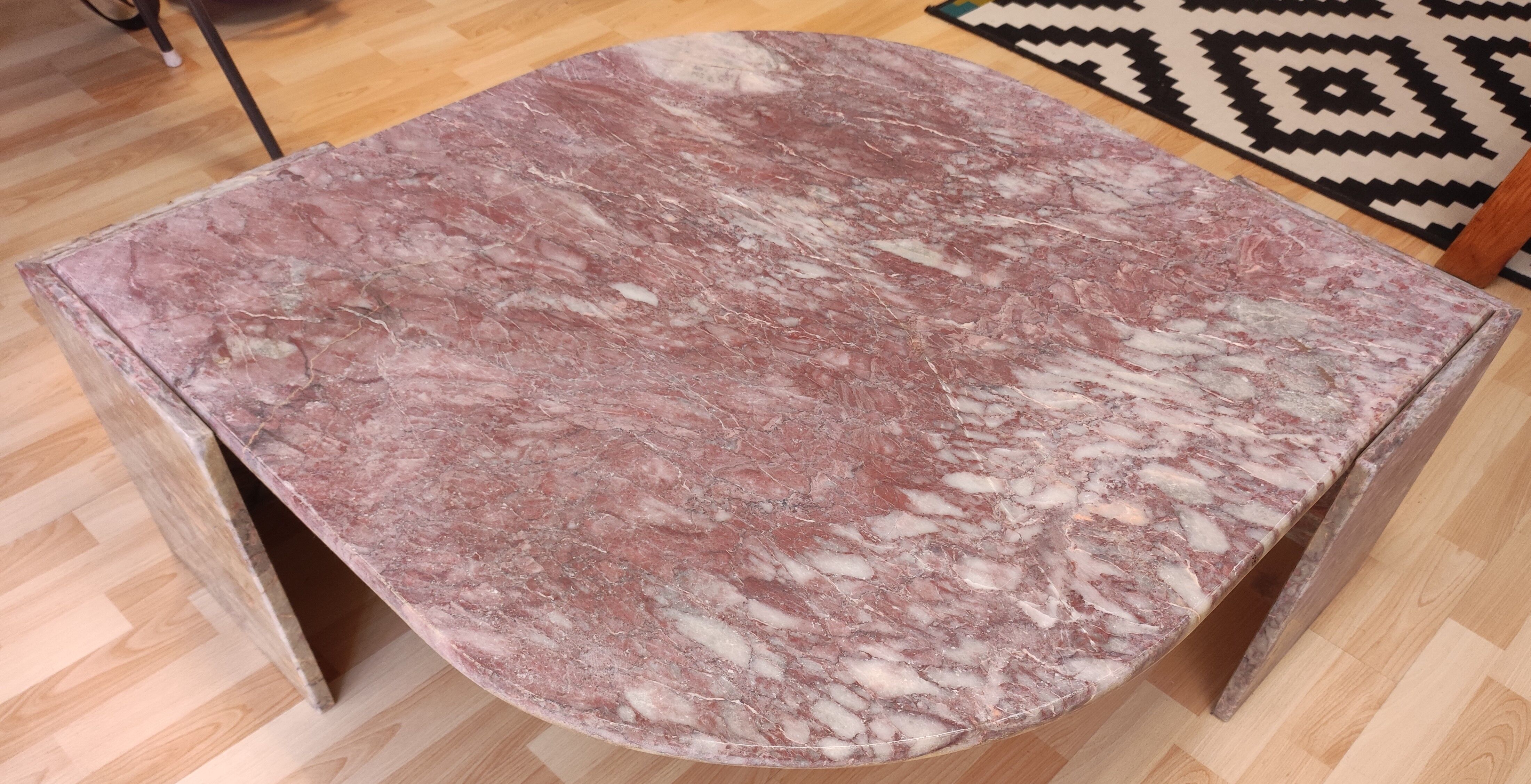 Teardrop Roche-Bobois marble coffee table
