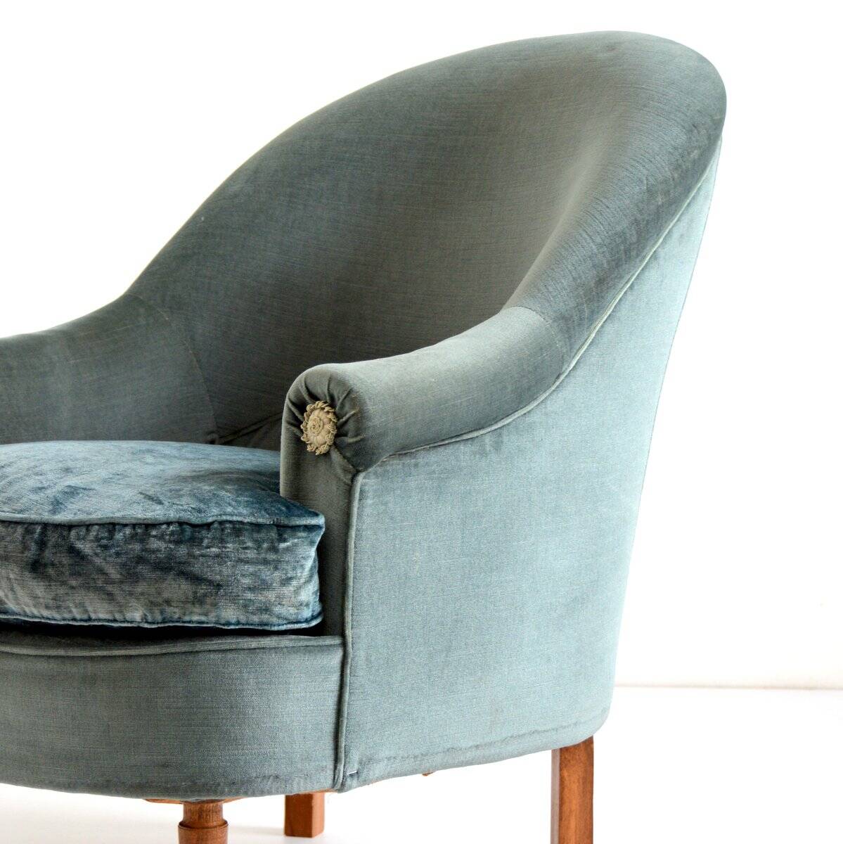 Vintage toad armchair