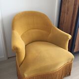 Toad fringed velvet armhair