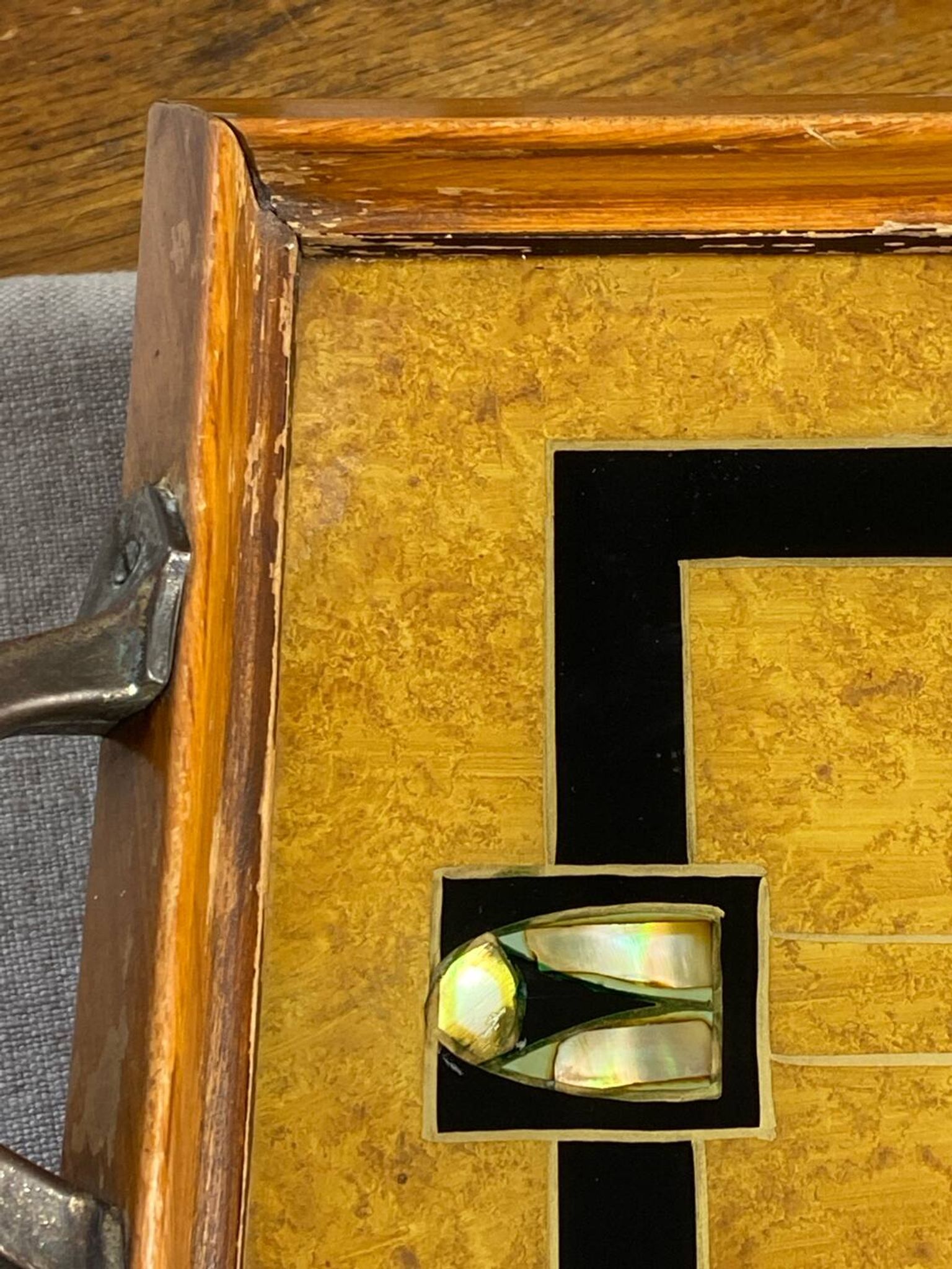 Plateau en marqueterie bois et nacre