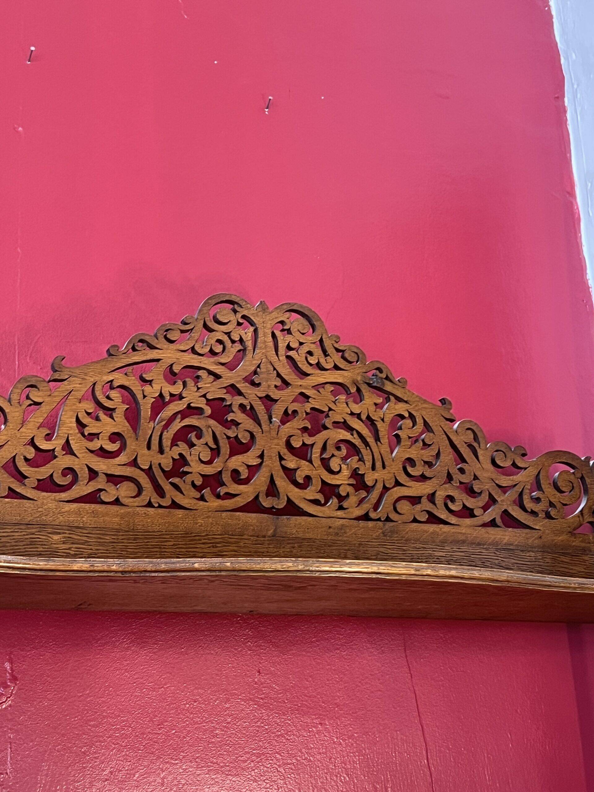 Wall shelf in carved wood, late 19th century