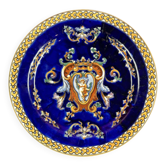 Assiette ancienne Gien décor renaissance, ange, putti... 25 cm