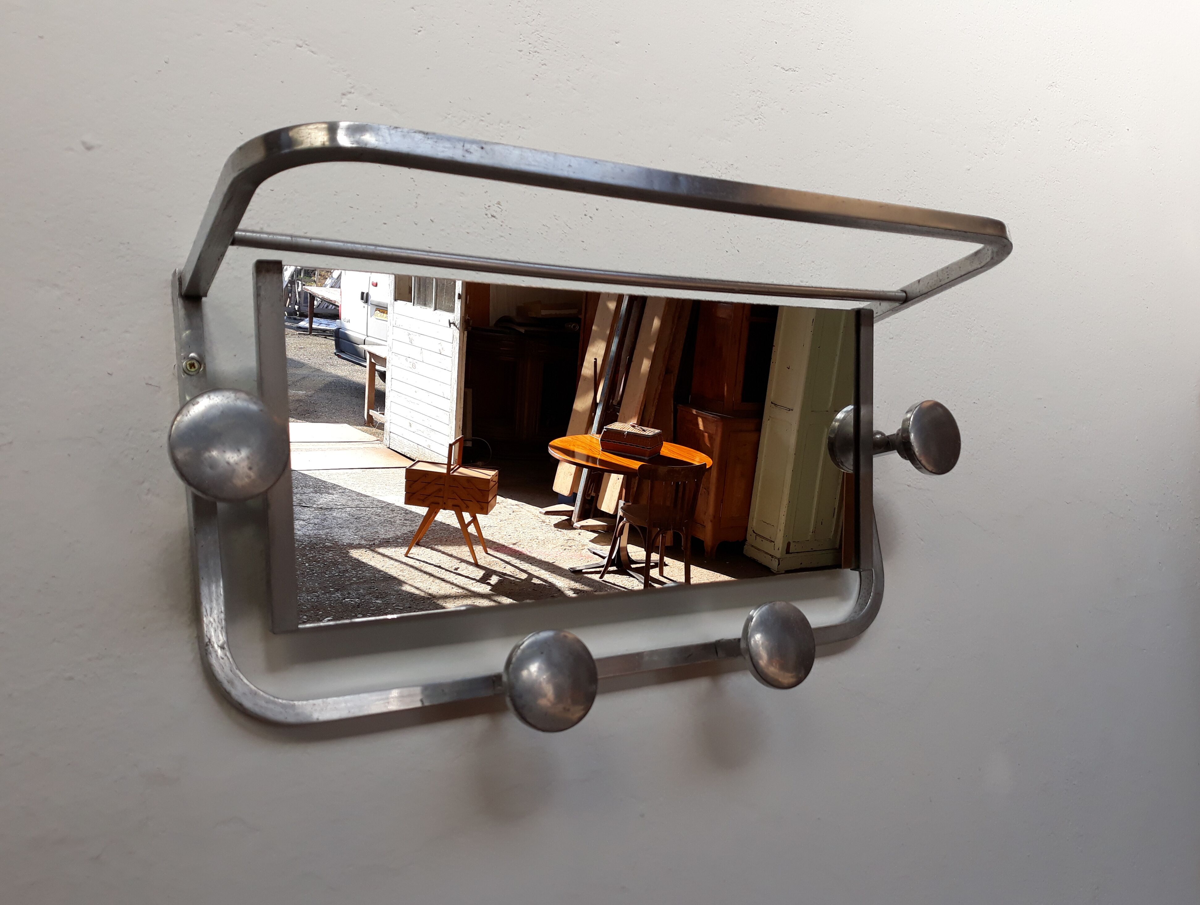Door with Swivel mirror vintage coats