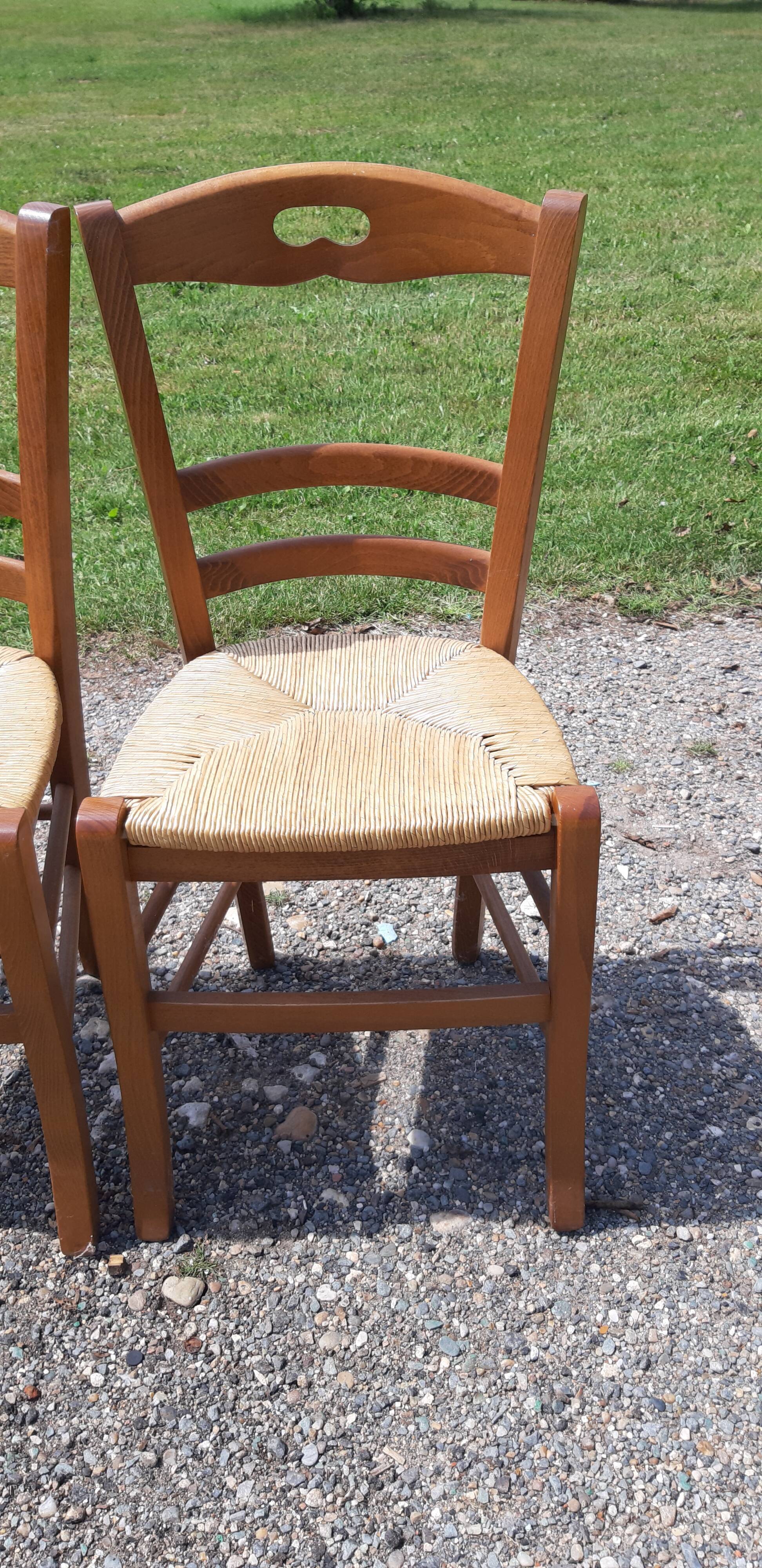 6 antique mulched chairs