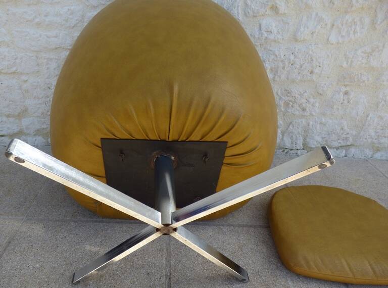 Vintage swivel armchair from the 70s in imitation leather